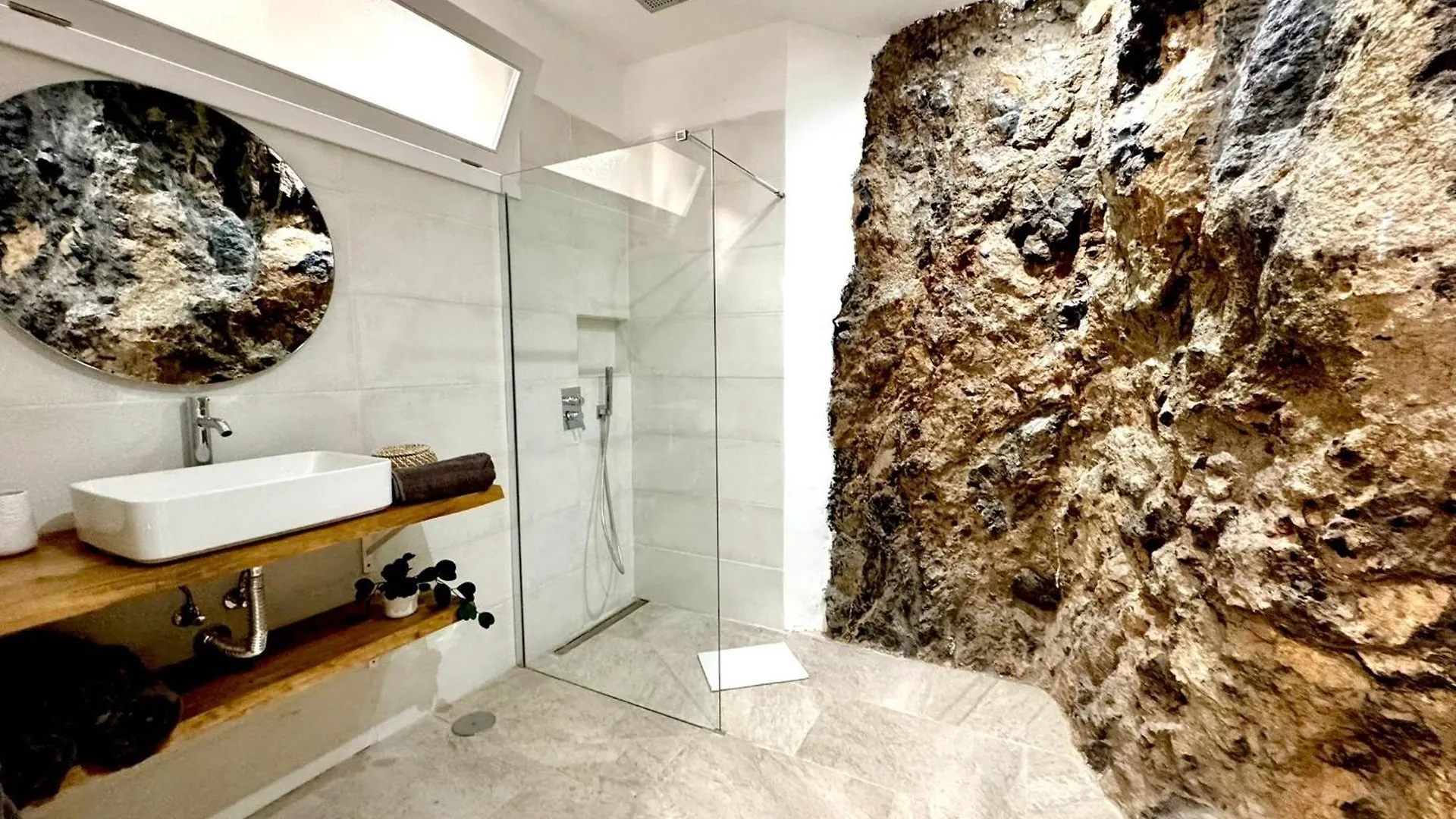 Luxury Home Natural Risco Barrio Taucho 0*,
